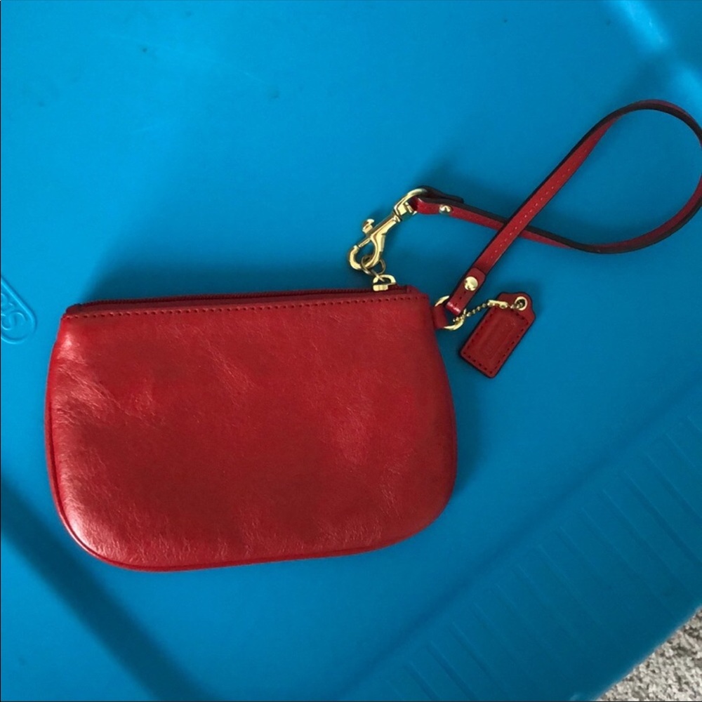 SOLD🌲🎁COACH.Gorgeous wine red coach wristlet. - Picture 4 of 5